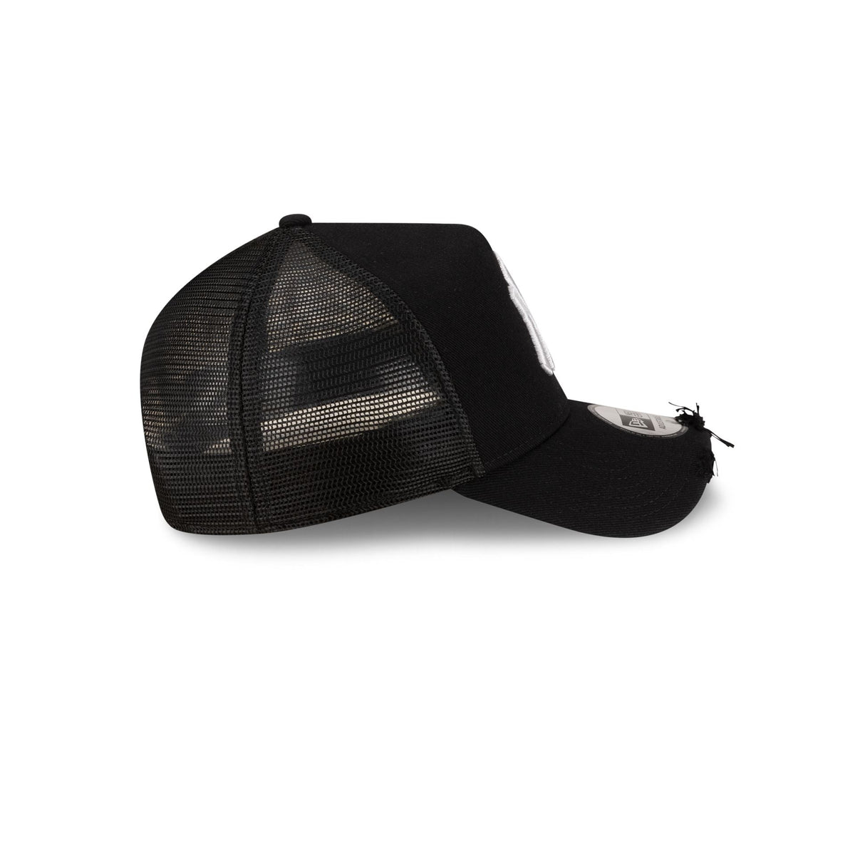 New York Yankees Distressed Twill 9FORTY A-Frame Trucker Hat