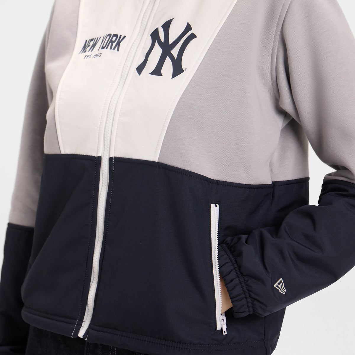 New York Knicks Leisure Women's Full-Zip Sweatshirt