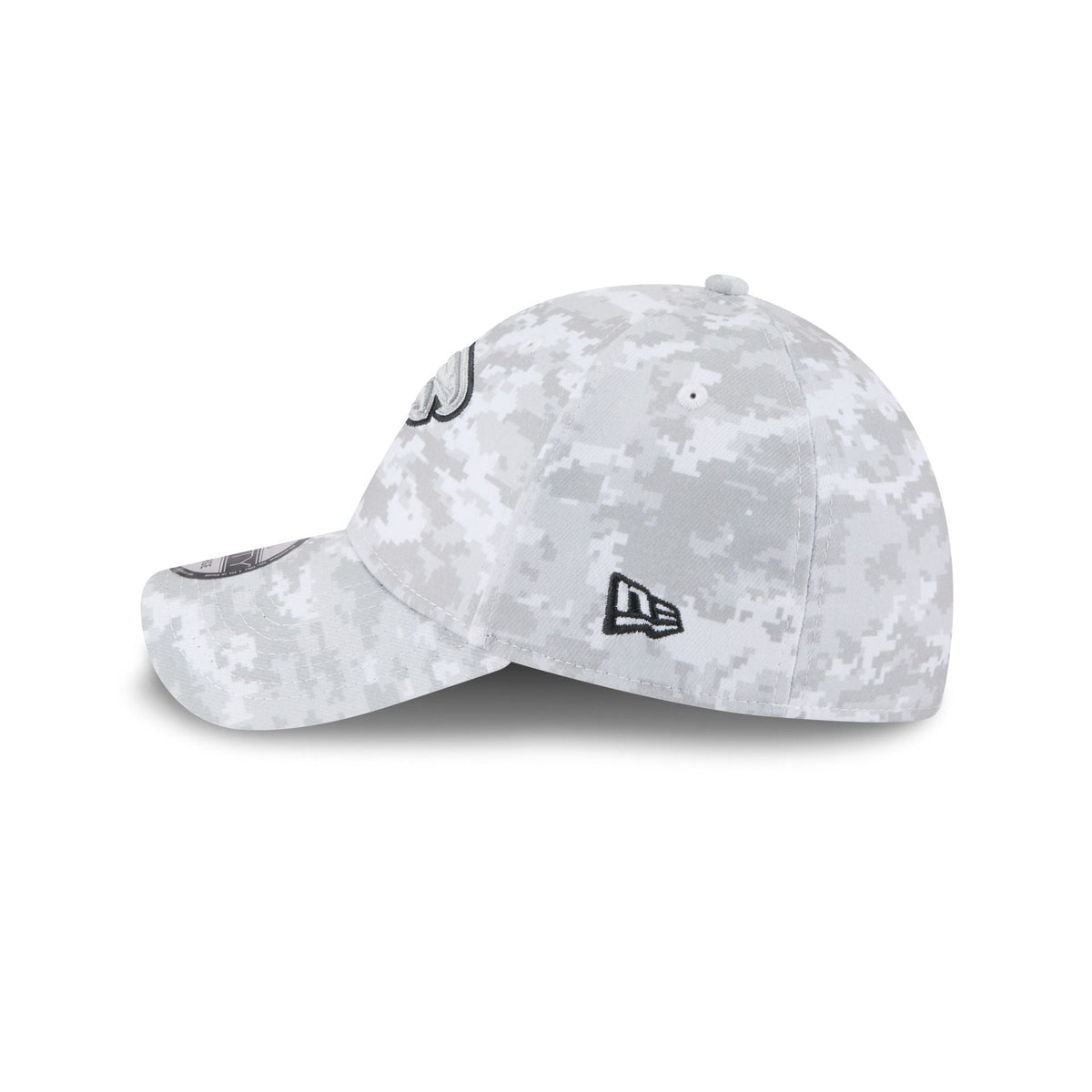Atlanta Falcons 2025 Salute to Service Fan Gear 39THIRTY Stretch Fit Hat
