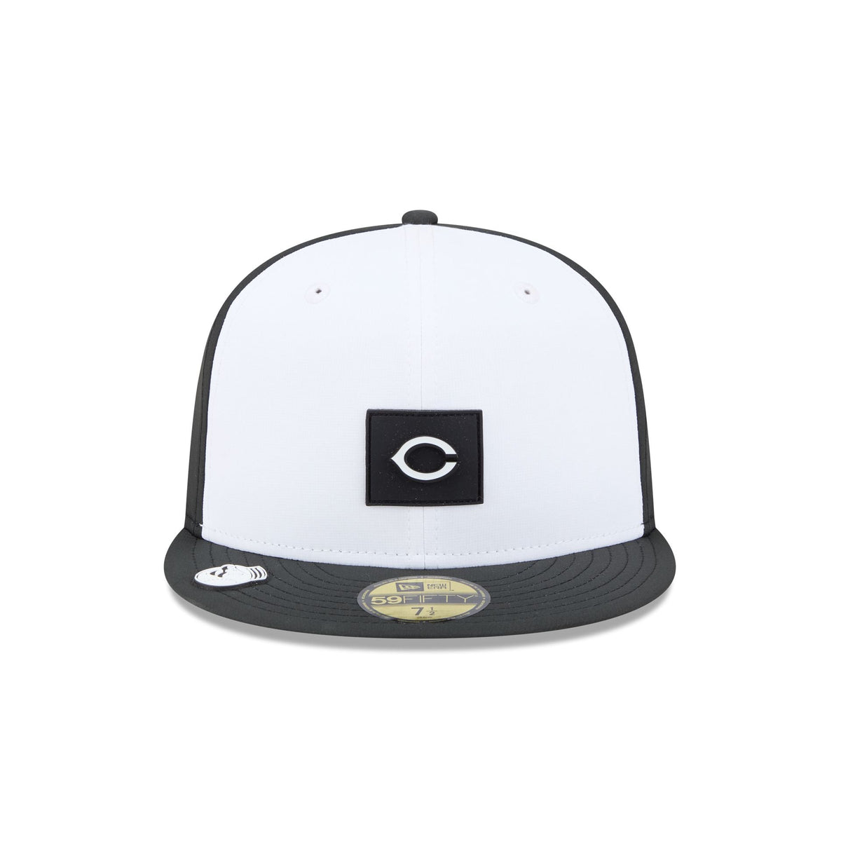 Cincinnati Reds 2026 Clubhouse Black & White 59FIFTY Fitted Hat