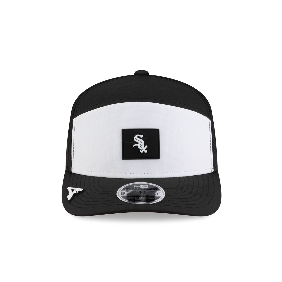 Chicago White Sox 2026 Clubhouse Black & White Split Panel 9SEVENTY Stretch-Snap Hat