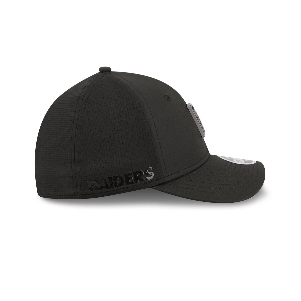 Las Vegas Raiders 2026 Training Black 39THIRTY M-Crown Stretch-Fit Hat