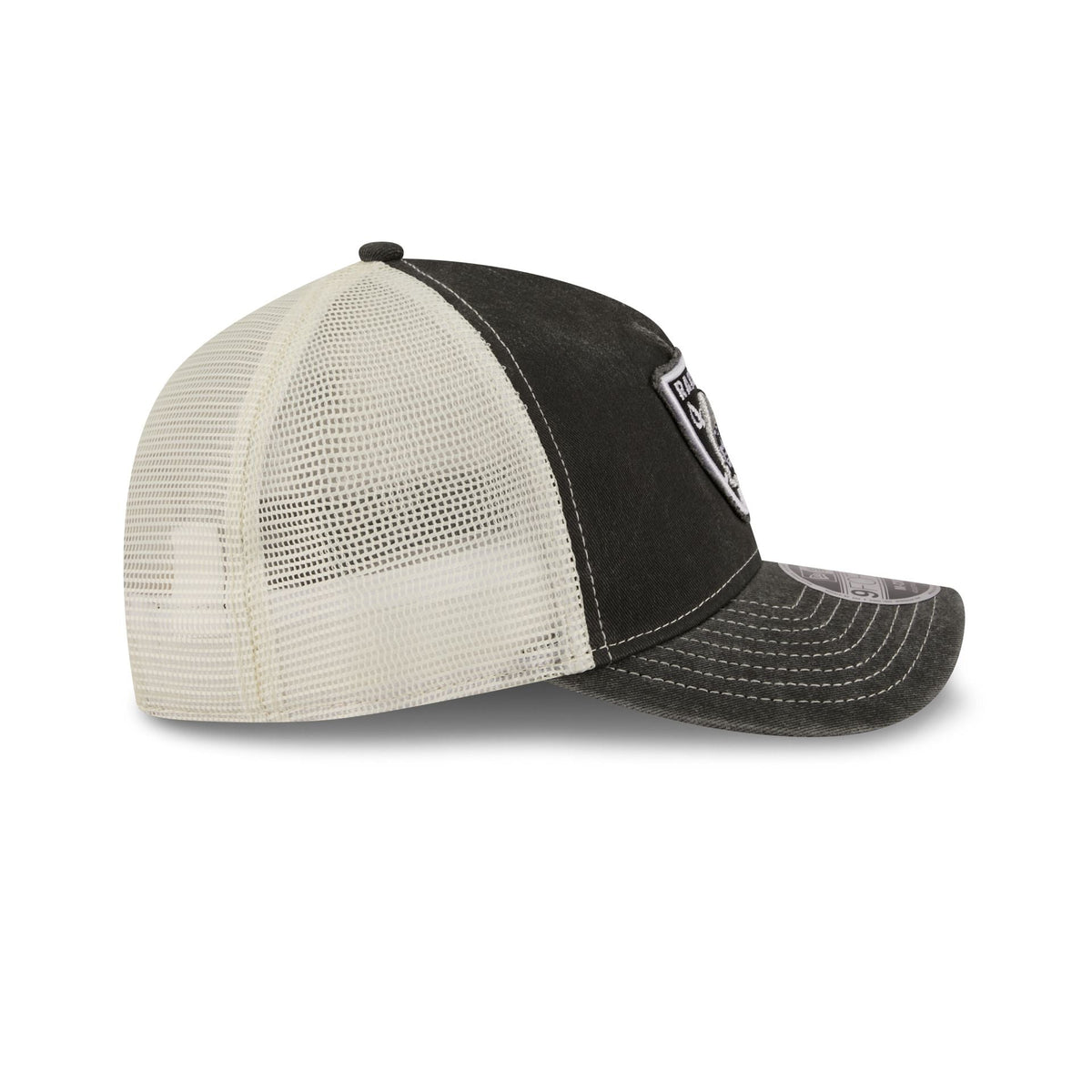Las Vegas Raiders Frayed Logo 9FORTY M-Crown A-Frame Trucker Hat